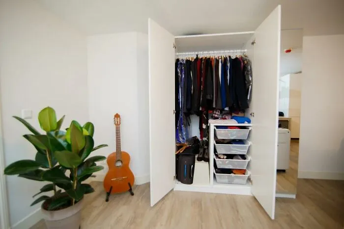 30 Couples Share Things They Realized Only After Moving In Together