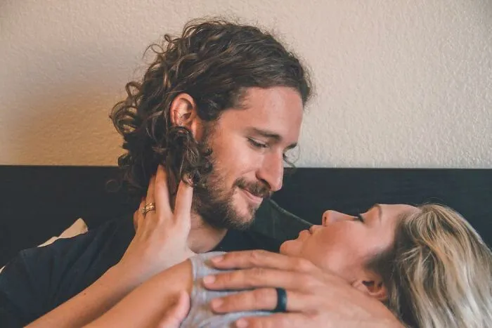 20 Parejas comparten aquellas cosas extrañas que descubrieron de sus cónyuges tras casarse y comenzar a vivir juntos
