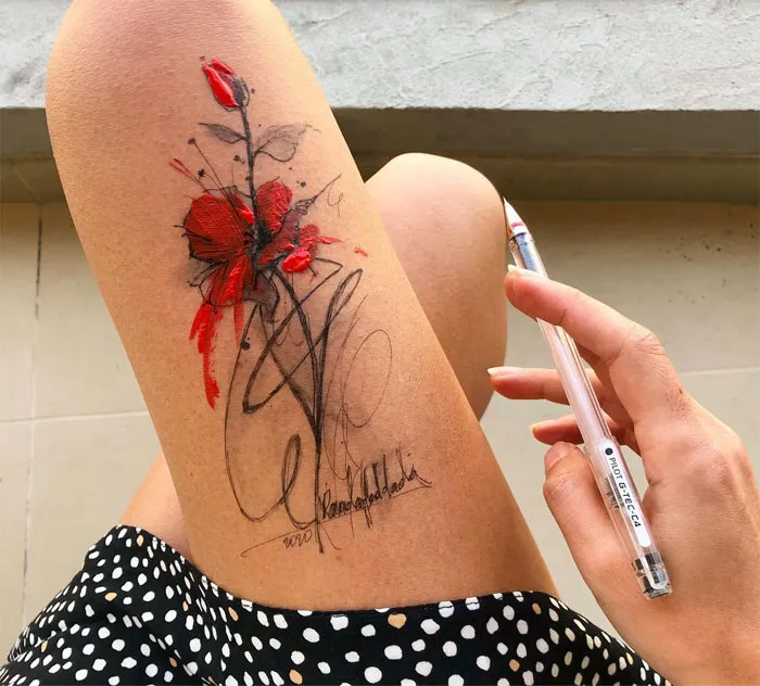 Esta artista usa sus propios muslos como un lienzo y crea increíbles dibujos a tinta