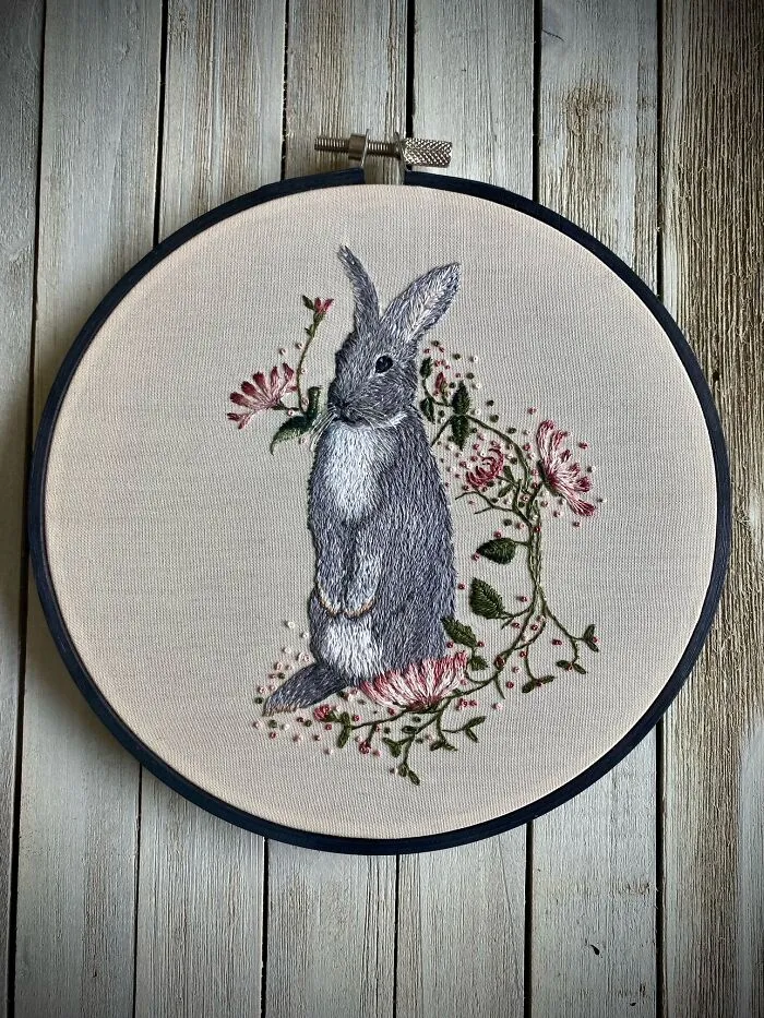 I Spent Hundreds Of Hours Embroidering Realistic Animals With Elements Of Bling (14 New Pics)