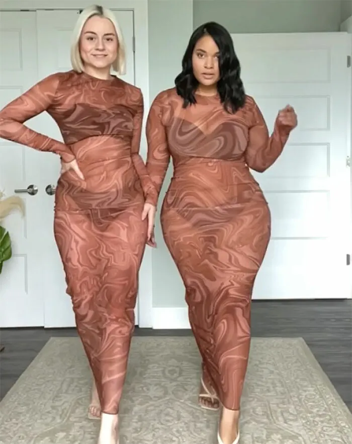 Two Friends Demonstrate How The Same Outfit Looks On Their Different Body Types (30 New Pics)