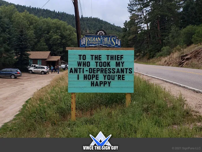 Someone In Colorado Is Putting The Funniest Signs, And The Puns Are Priceless (35 New Pics)