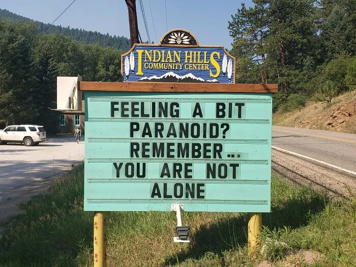 Someone In Colorado Is Putting The Funniest Signs, And The Puns Are Priceless (35 New Pics)