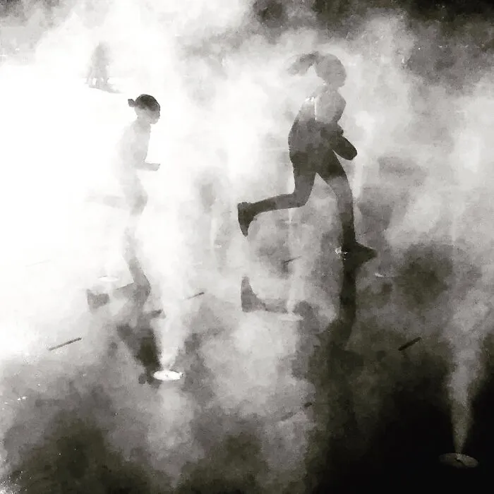 Kids In The Mist, Paris