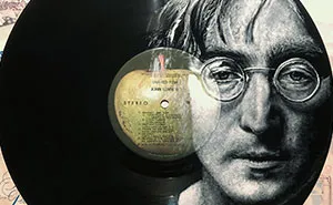 I Paint Portraits Of Popular Figures On Vinyl Records, Here Are 29 Of Them (New Pics)