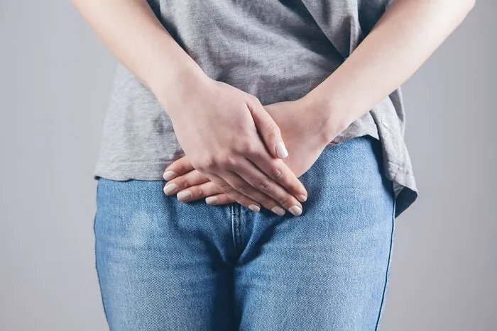 30 Awkward Situations That Are Embarrassing For No Real Reason