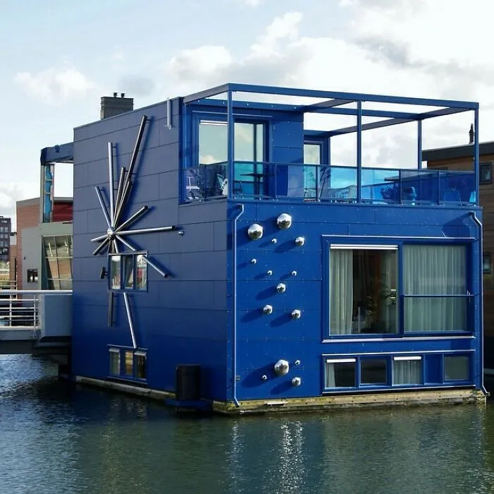 It's Very Hot In Holland So It's An Appropiate Time To Post An Ugly Dutch House On Water!