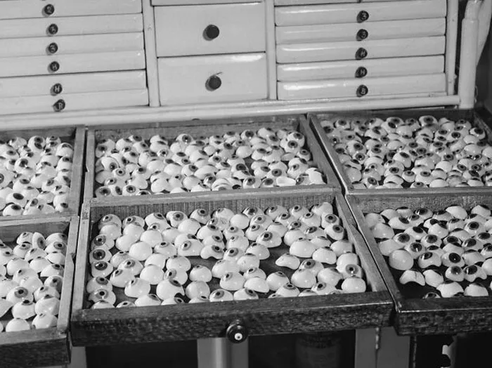 1938 - Trays Of Artificial Eyes