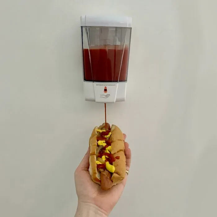 En un mundo postcovid, tendremos que encontrar un uso para todos estos dispensadores de desinfectante de manos