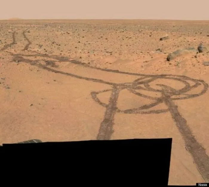 Let Us Never Forget The Robot That Drew The First D Pic On Another Planet