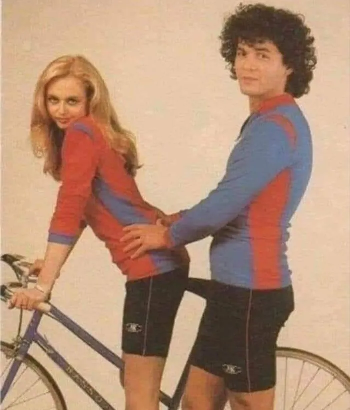 Modelado de ropa para ciclismo