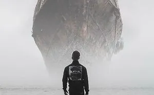 This Online Group Posts Pics Of Massive Things That Are A Big 'Nope' For People With Megalophobia