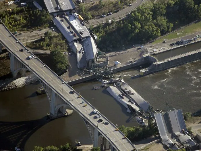 Aftermath Of The Collapse Of I-35 W In Minneapolis Mn (August 2, 2007)