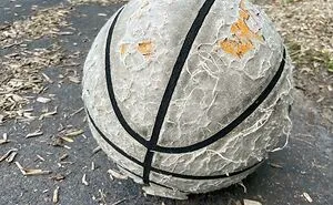50 Things Worn Down Over Time That Tell Interesting Stories (New Pics)