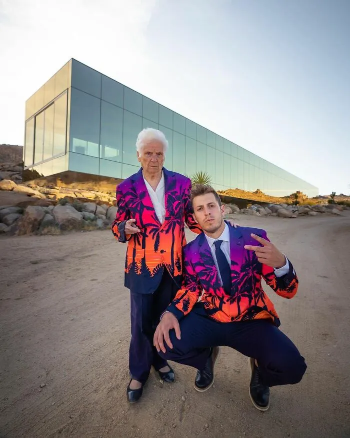Esta abuela de 95 años y su nieto muestran con sus hilarantes disfraces que no existe un límite de edad para divertirse (22 fotos nuevas)