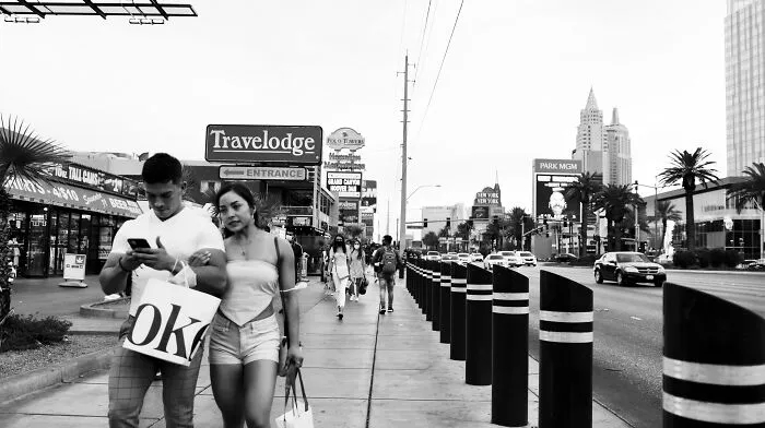 While I Was On My Honeymoon, I Captured The Darker Side Of The Glamorous Las Vegas (23 Pics)