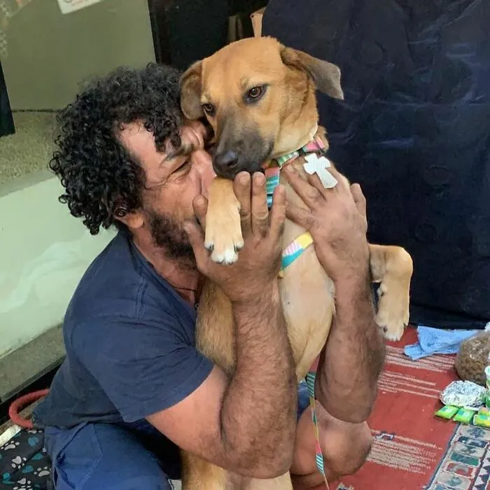 30 Photos That Document The Lives Of Homeless People And Their Dogs In Brazil Shared On This IG Page