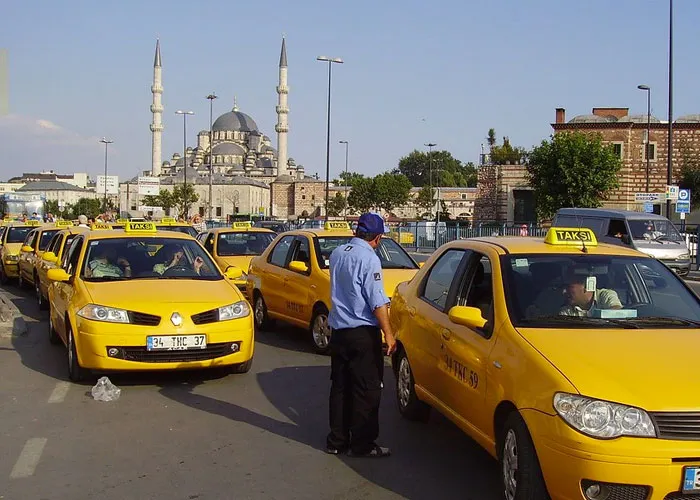 26 Of The Most Used Tourist Scams That Still Work Because Not Enough People Are Aware Of Them, As Shared By This Traveler