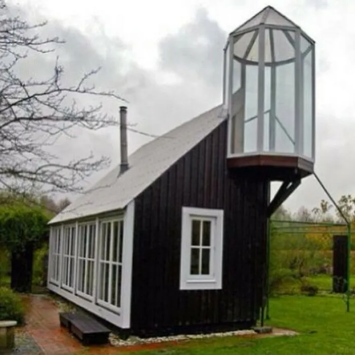 The Pope's Ugly Dutch Vacation Home