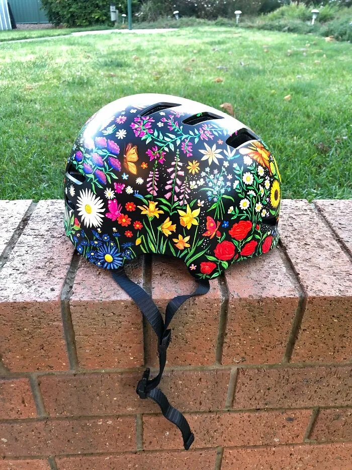 ¡Pinté este casco a mano!