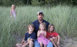 People Submit Their Most Awkward Family Pics To This Instagram Account, And Here Are 50 Of The Funniest Ones (New Pics)
