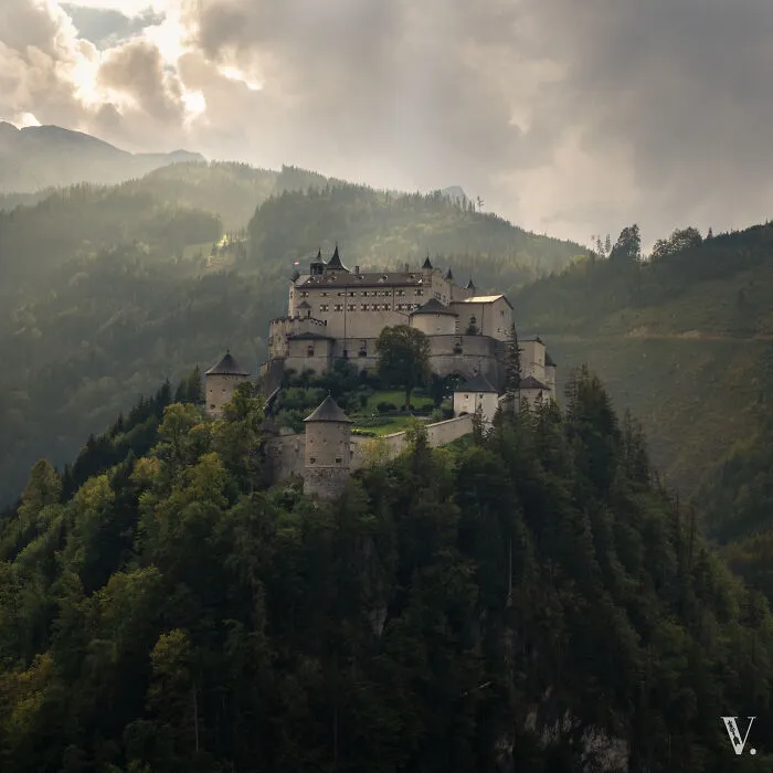 Burg Hohenwerfen. Algunos reconocerán esta belleza de la película clásica 'Where Eagles Dare'
