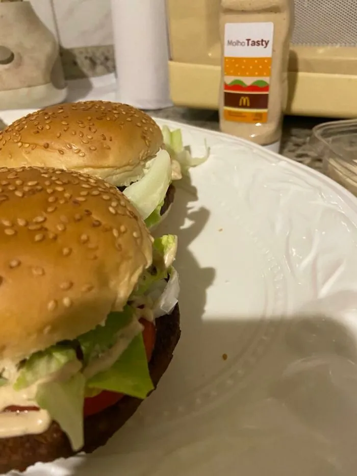 Having A Big Tasty With Plant Based Burguer After 9 Years Beeing Vegetarian