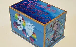 I Painted A Unicorn Tooth Box For My Daughter (13 Pics)