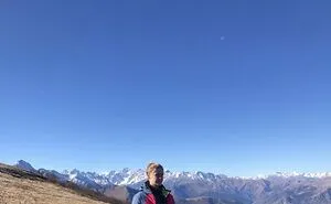 The Artist-Traveler Conquers The Mountain Peaks! (20 Amazing Pics!)