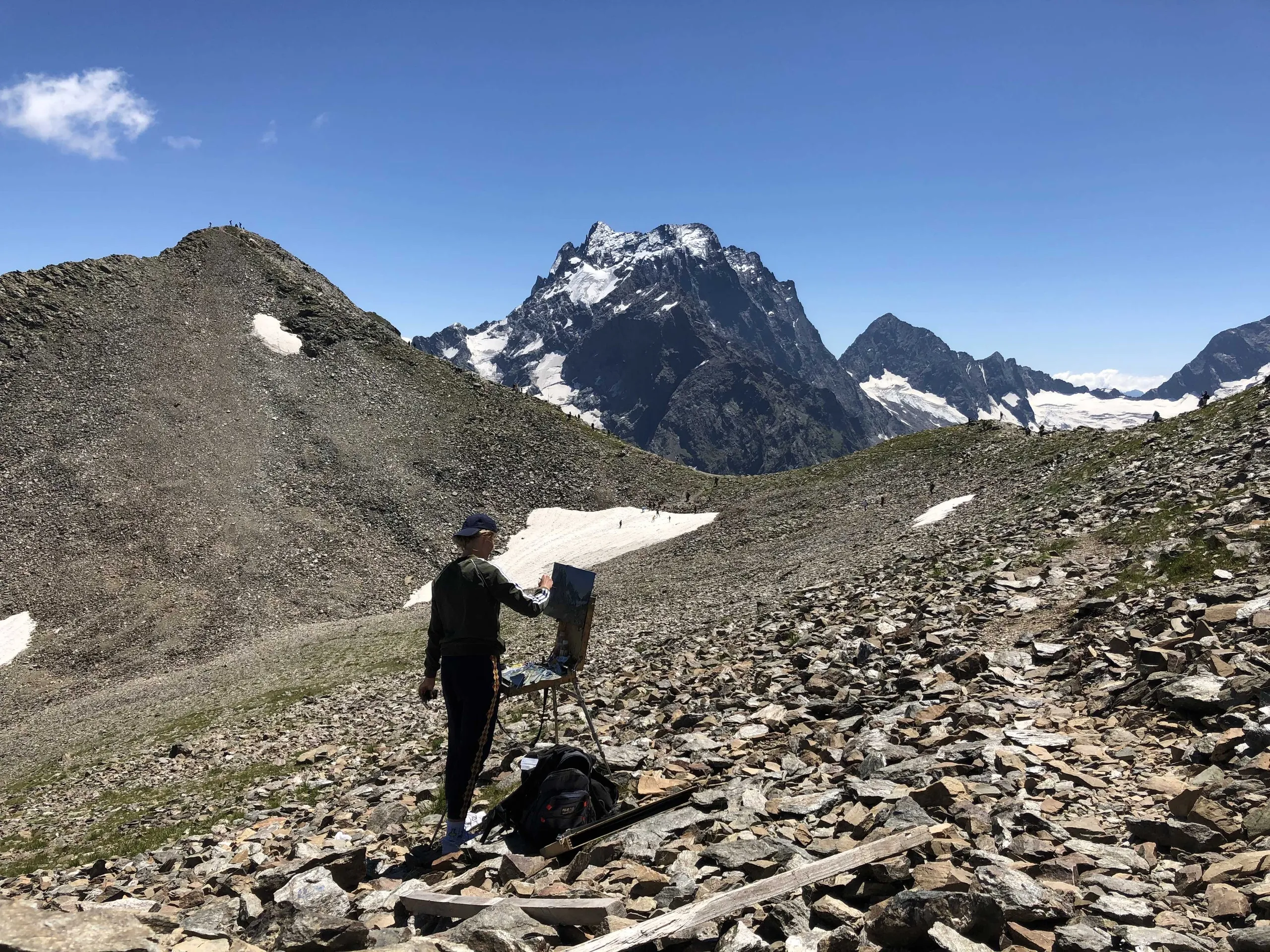 The Artist-Traveler Conquers The Mountain Peaks! (9 Amazing Pics!)