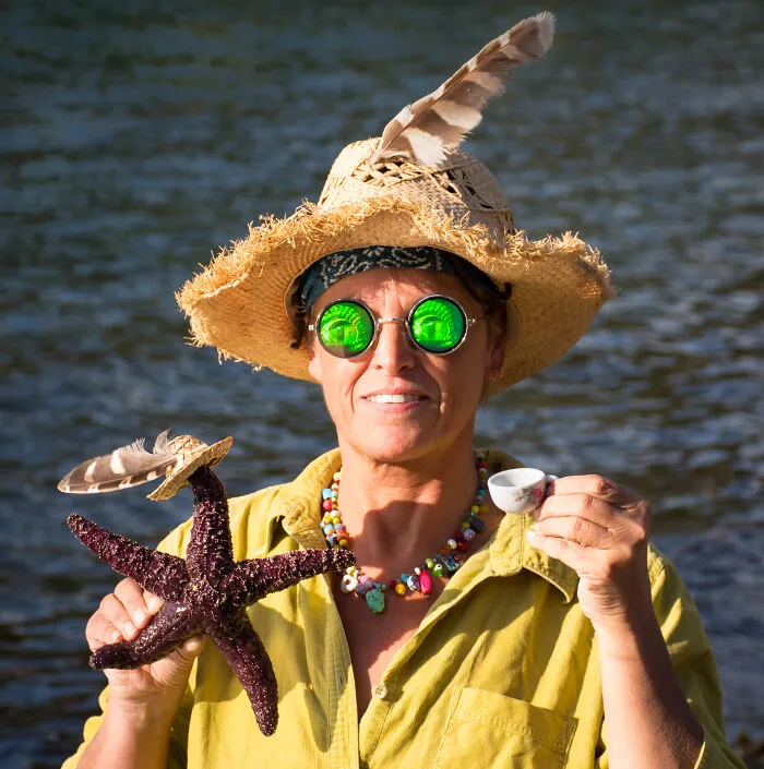 I Have Fun And Magical Tea Parties With All Kinds Of Animals (14 New Pics)