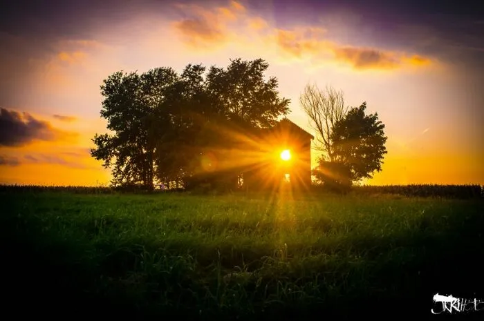 Abandoned Farmhouse Sunset - Washington, Illinois