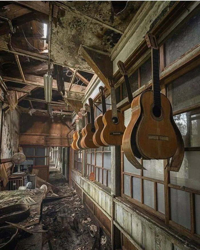 Fábrica de guitarras abandonada