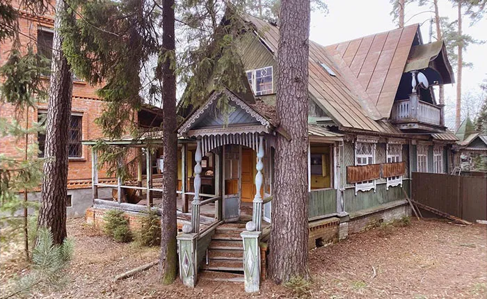 30 Old Dachas That Look Like Pictures From A Fairytale Captured By This Russian Photographer