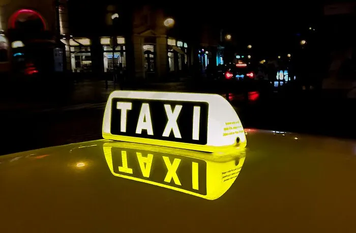 Taxi And Uber Drivers Are Sharing The Craziest Things They Weren't Supposed To Hear While On The Job (23 Stories)
