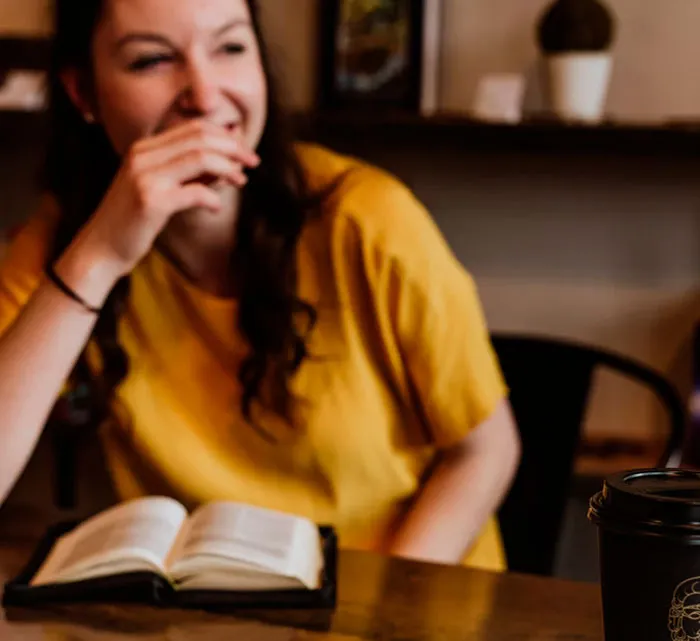 "¿Qué es más fácil cuando eres una persona poco atractiva?": 20 respuestas reveladoras