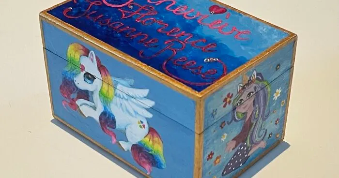 I Painted A Unicorn Tooth Box For My Daughter (13 Pics)