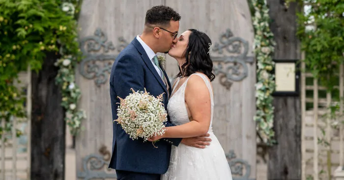 I Photographed A Wedding At Alcumlow Wedding Barn (18 Pics)
