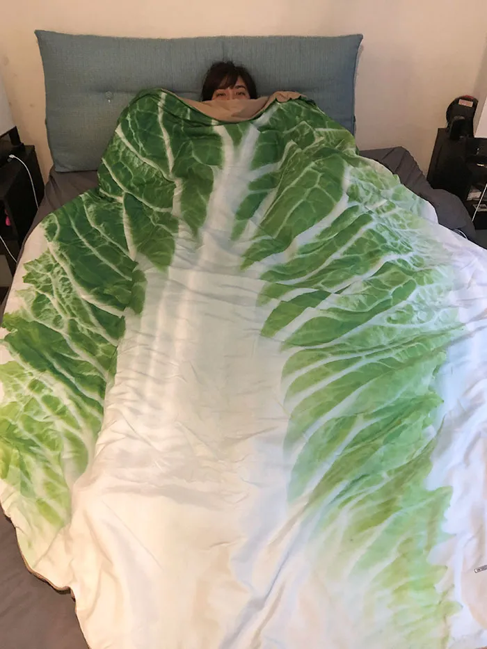 Mi hermana viene de visita por Navidad. He preparado algo de ropa de cama para la habitación de invitados