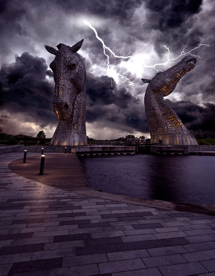 Los Kelpies, Escocia, durante una tormenta