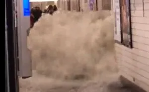 30 Photos From The Apocalyptic Flooding That Hit New York City