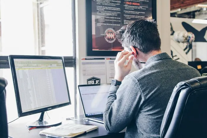 People In HR Are Sharing 35 Weird And Creepy Things They've Seen On The Job