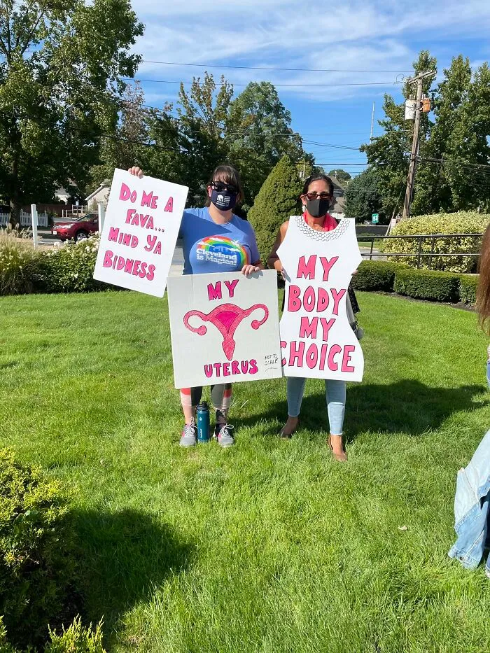 45 Of The Best Pro-Choice Posters In Response To Texas' Abortion Law