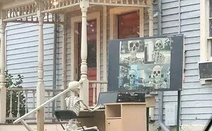 50 Times People Decorated Their Houses For Halloween And Left Everyone Speechless (New Pics)
