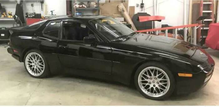Porsche 944 S2