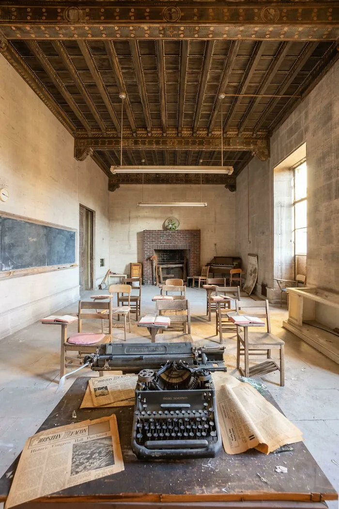 Salón de clases abandonado
