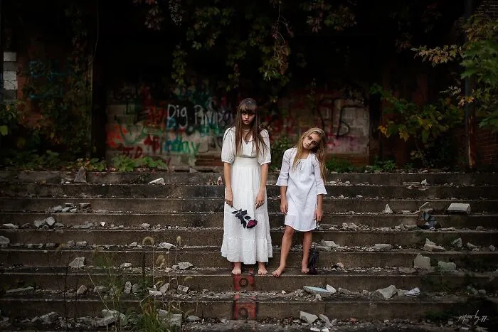 I Created A Creepy Photoshoot Series In Time For Halloween (26 Pics)