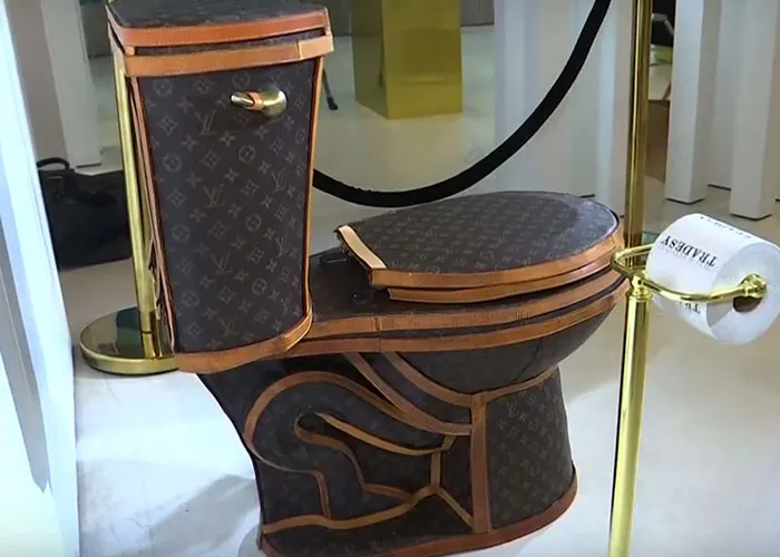 30 Things That Super Rich People Actually Spend Their Money On, As Shared By People Who've Worked For Them