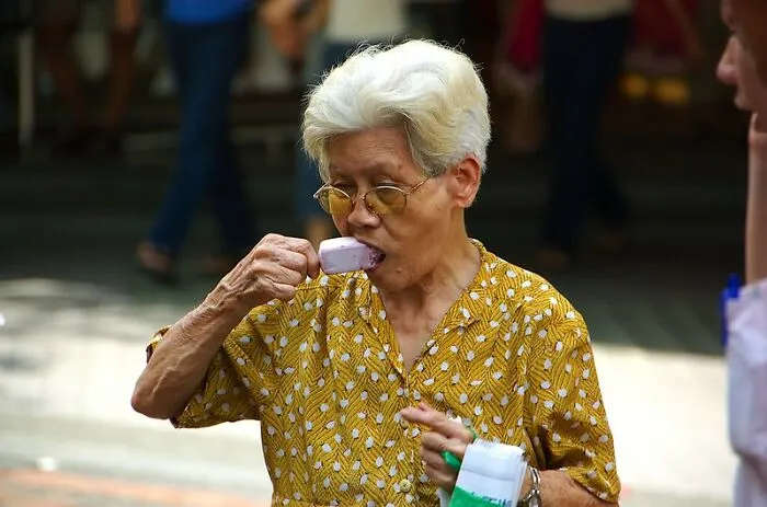 29 Outdated Words And Phrases Some Older Folks Use That Puzzle Millennials And Gen Zers In This Online Group