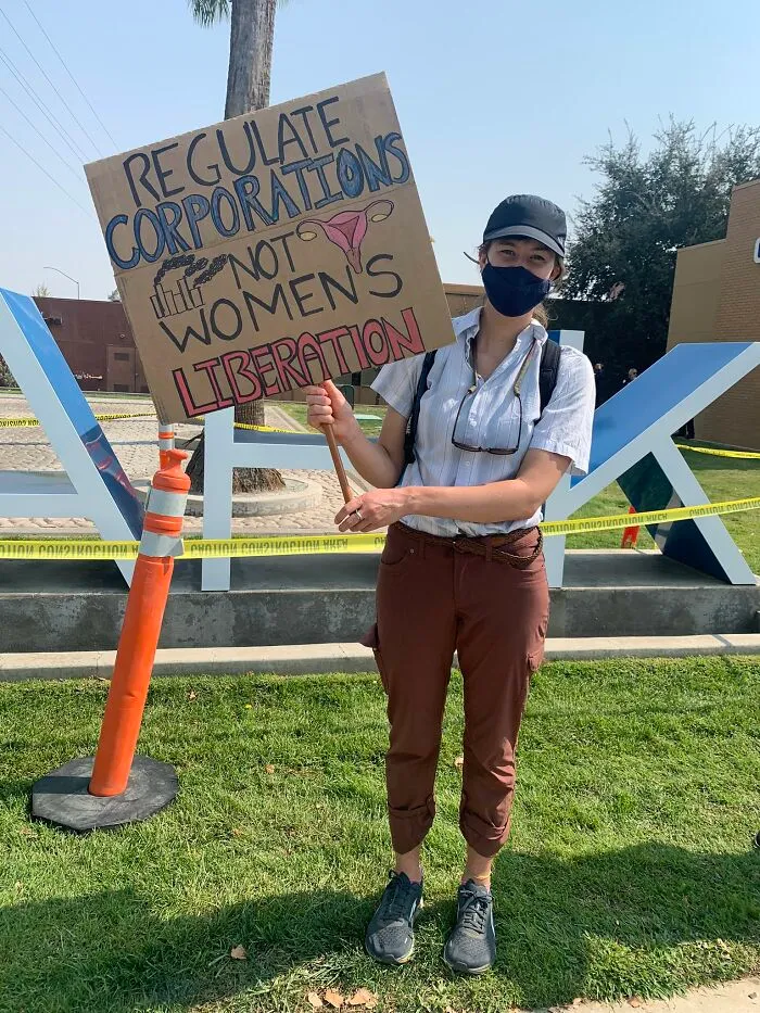 45 Of The Best Pro-Choice Posters In Response To Texas' Abortion Law